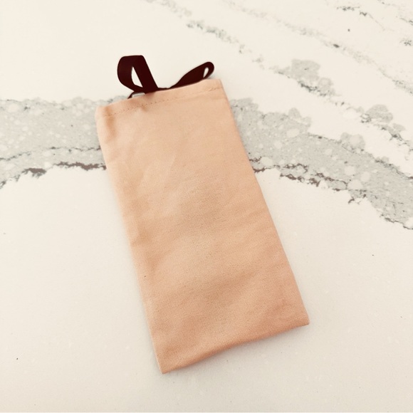 GUCCI Bloom Quilted Sleep Mask - Picture 5 of 8